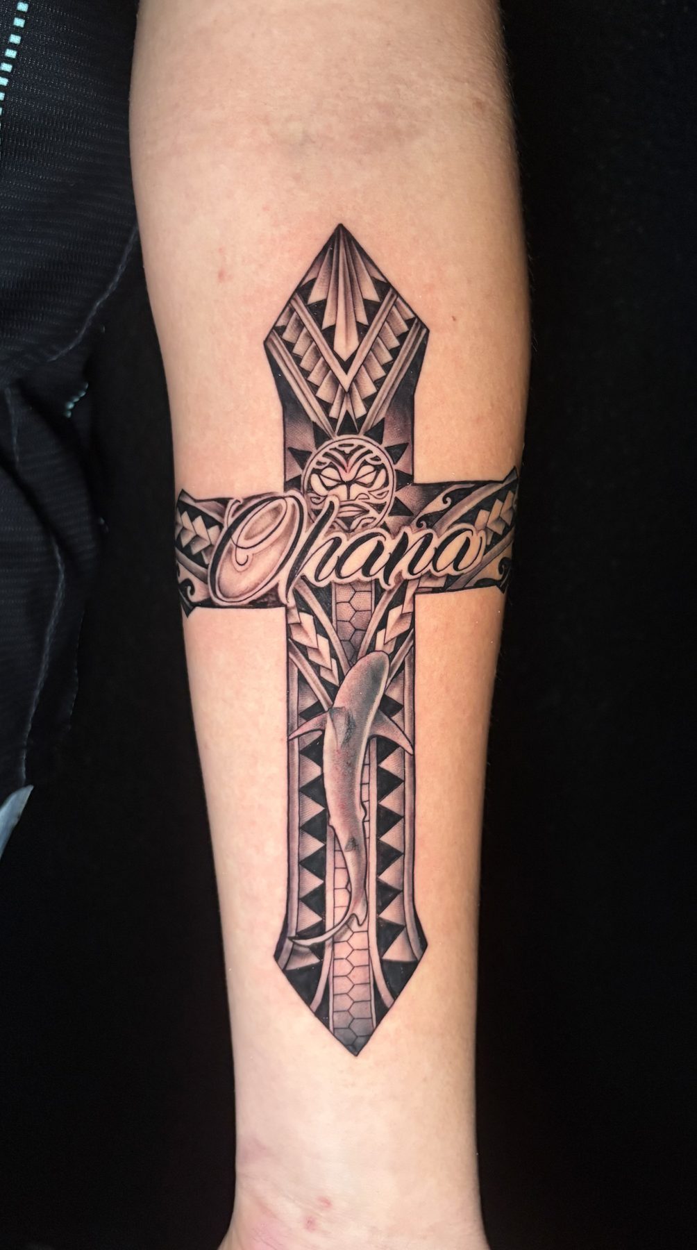 Polynesian cross with Ohana script